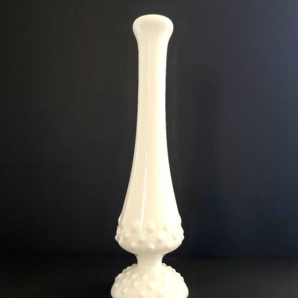 Vintage Collectible Milk Glass Swung Vase Pedestal Stem Bud Vase Hobnail Detail - Picture 2 of 8